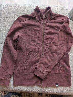 Women's heavy weight zip up sweater size small